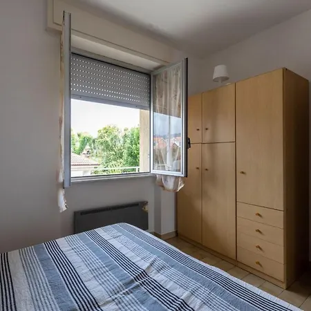 Paola Int. 6 Apartment Loano
